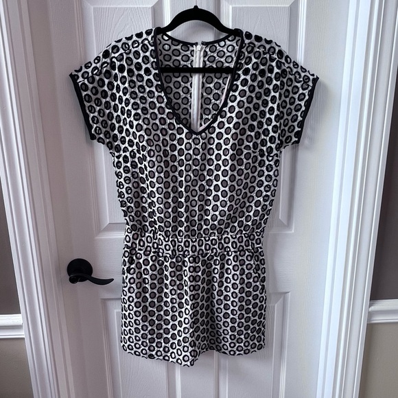 ⭐️ J. Crew Punch Out Eyelet Romper Lined Size 0 - Picture 4 of 15